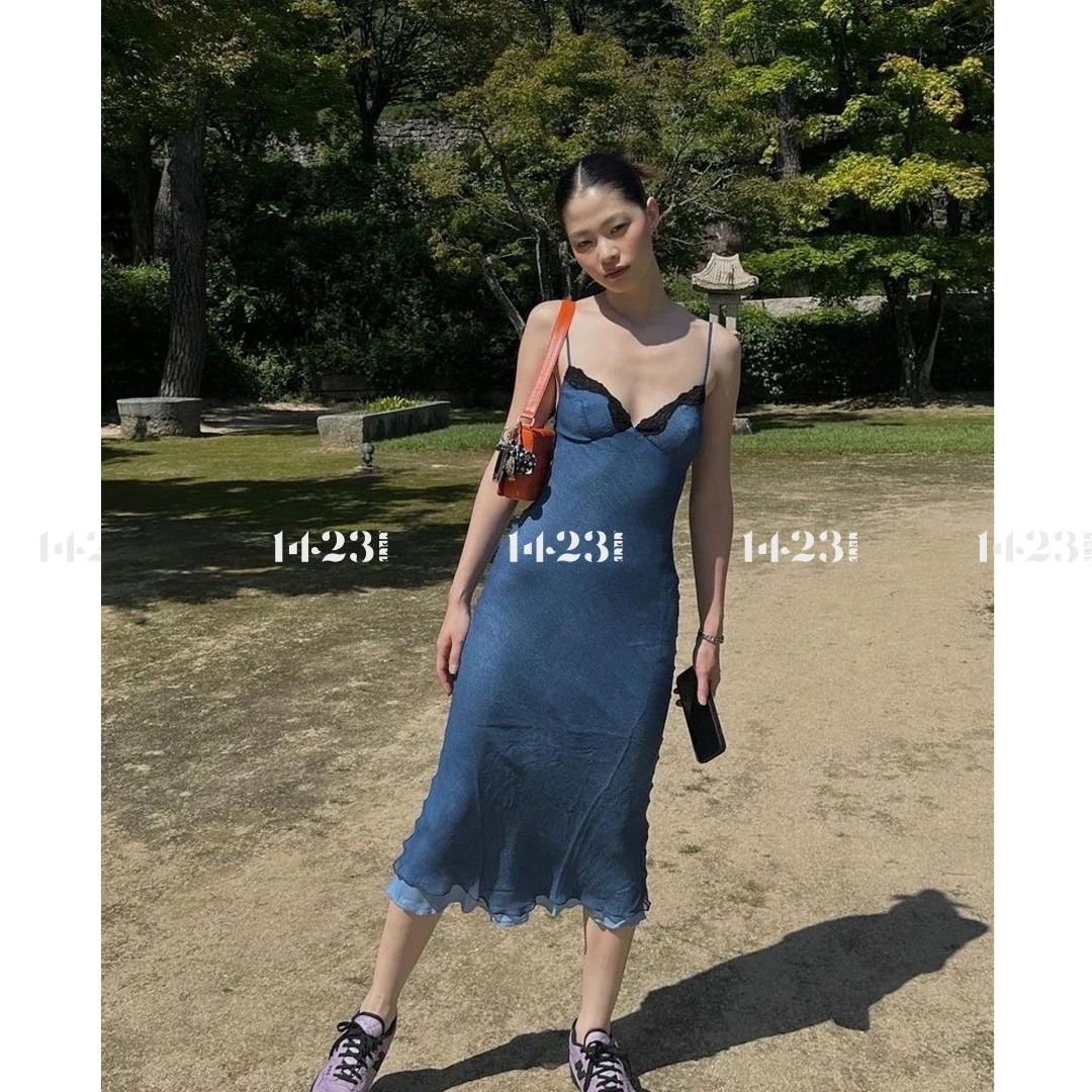 1423【蓝雾幻想】深蓝撞色蕾丝V领吊带连衣裙