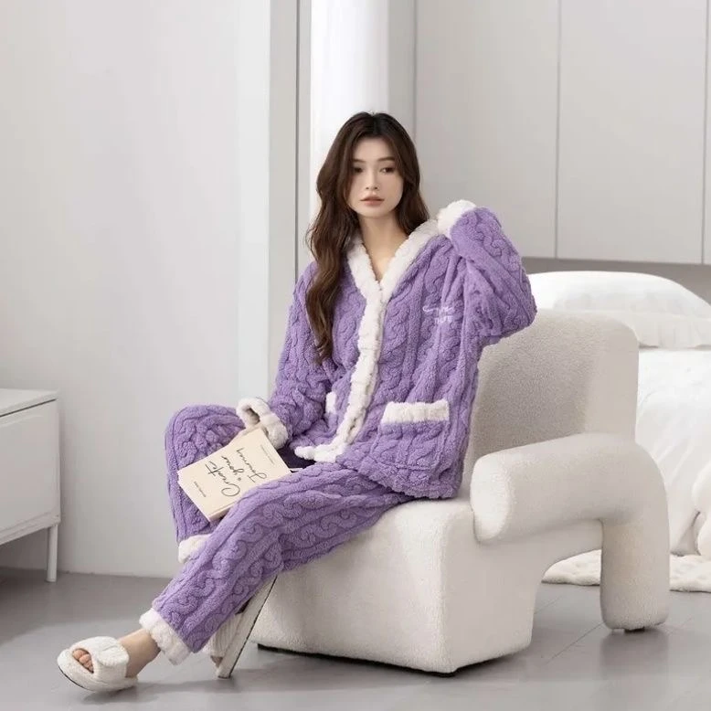 【反季清仓】珊瑚绒女士时尚V领秋冬季睡衣家居服可外穿套装SV23377