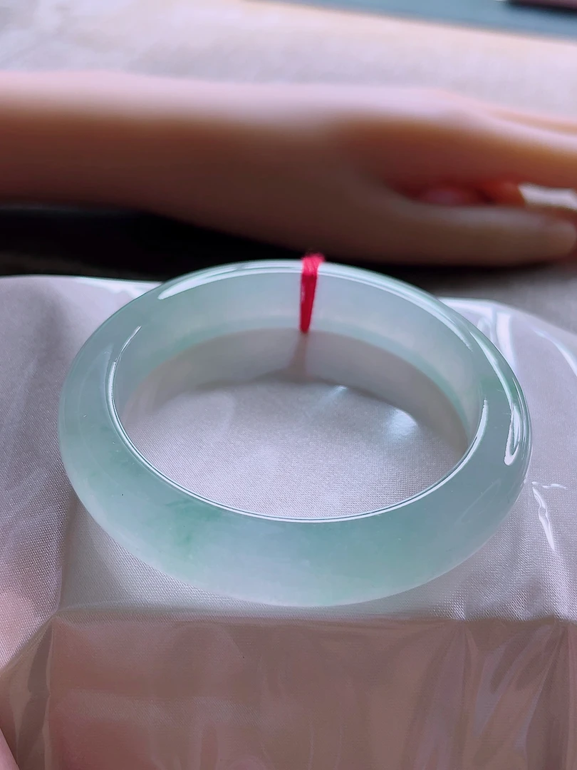 天然缅甸A货纯天然翡翠 正品女款时尚冰种起胶58.5圈宽边手镯