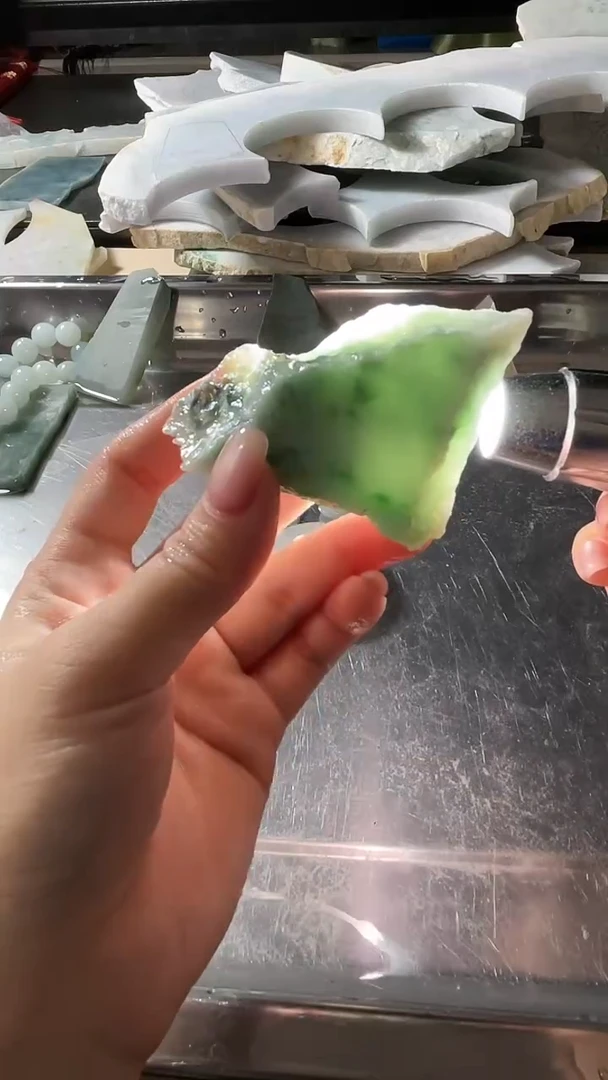 【闪购商品】翡翠挂件未镶嵌料子A,不包工