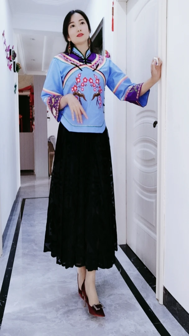 依依不舍民族服装店