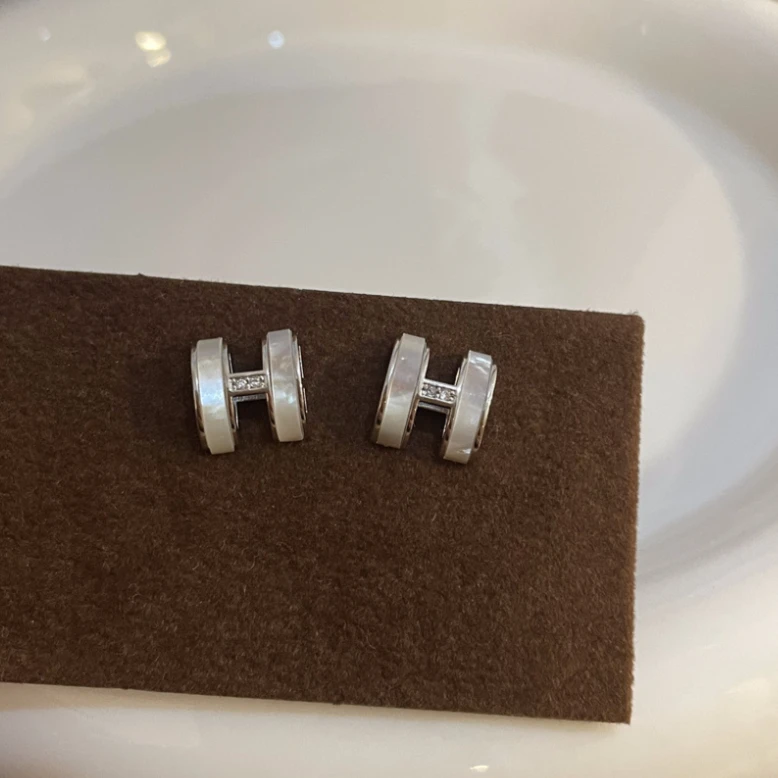 铜合金贝壳耳饰 CC3283 轻奢法式耳钉