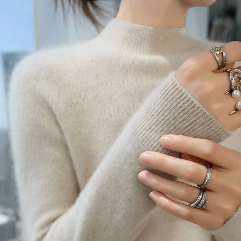 【一线成衣无缝】圆领镂空设计感针织打底长袖上衣宽松