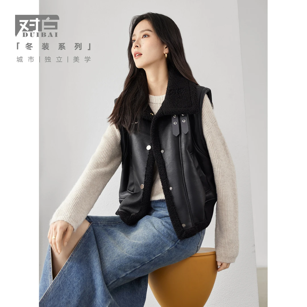 对白时髦皮毛一体拼接马甲女2023年秋冬新款机车流行保暖叠穿上衣