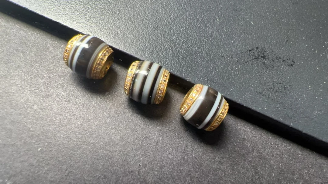 18k金加玛瑙珠7mm，多样性发货发其中一个