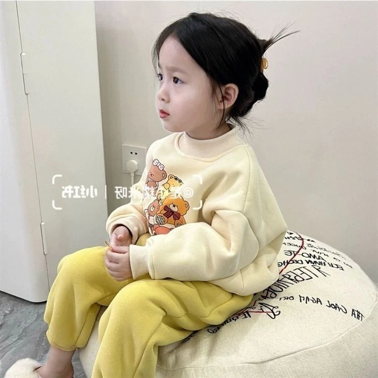 女宝宝秋冬套装加绒杏色卫衣女童冬装圆领小熊印花套头上衣两件套