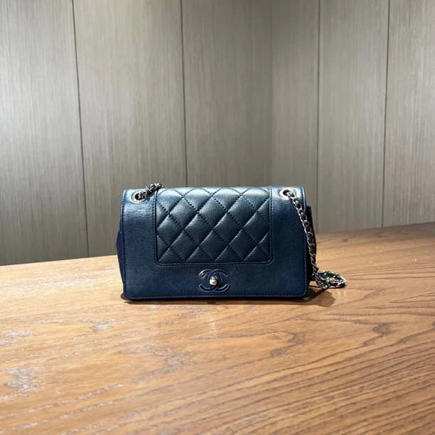 99新 Chanel/香奈儿 珐琅双C链条包 23开 尺寸21×12 dg