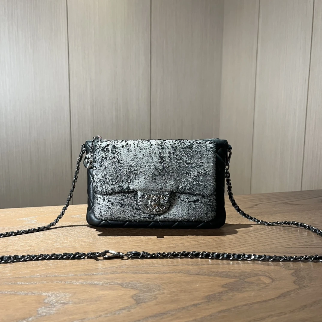 99新 CHANEL香奈儿 限量镶嵌银色拼皮链条单肩包 17开 21×13 rq