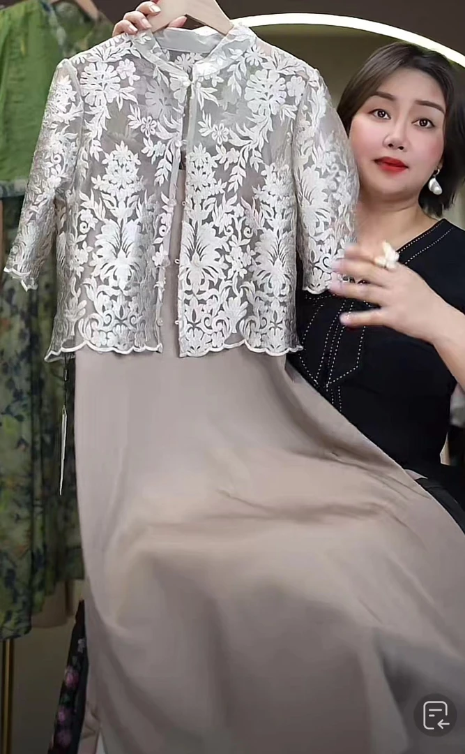 时尚气质刺绣两件套T1138