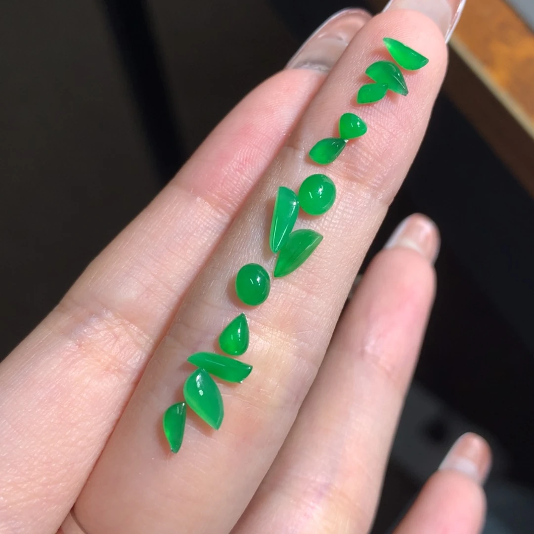 【闪购商品】翡翠颈饰未镶嵌随行 栗子