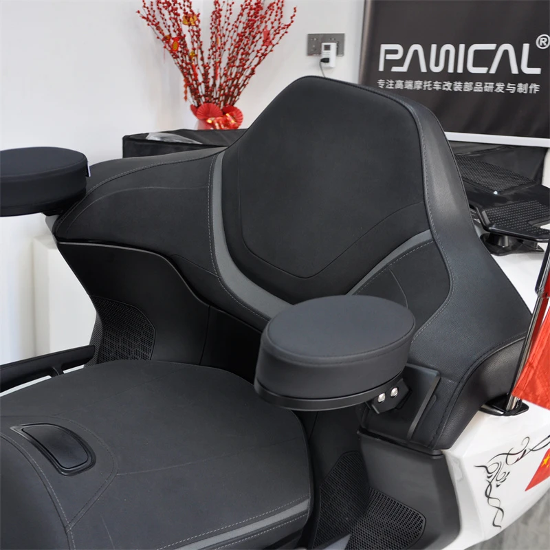 适用2018-2025款本田金翼GL1800乘客扶手靠枕旋转扶手水杯架金翼