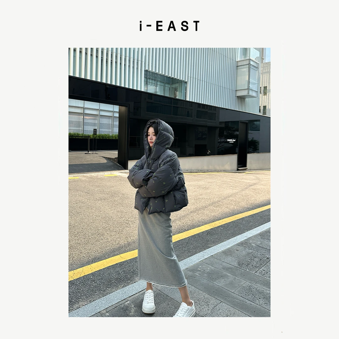 i-EAST 圣谛斯的礼物~满身刺绣小花朵羽绒服外套-4D 24A063