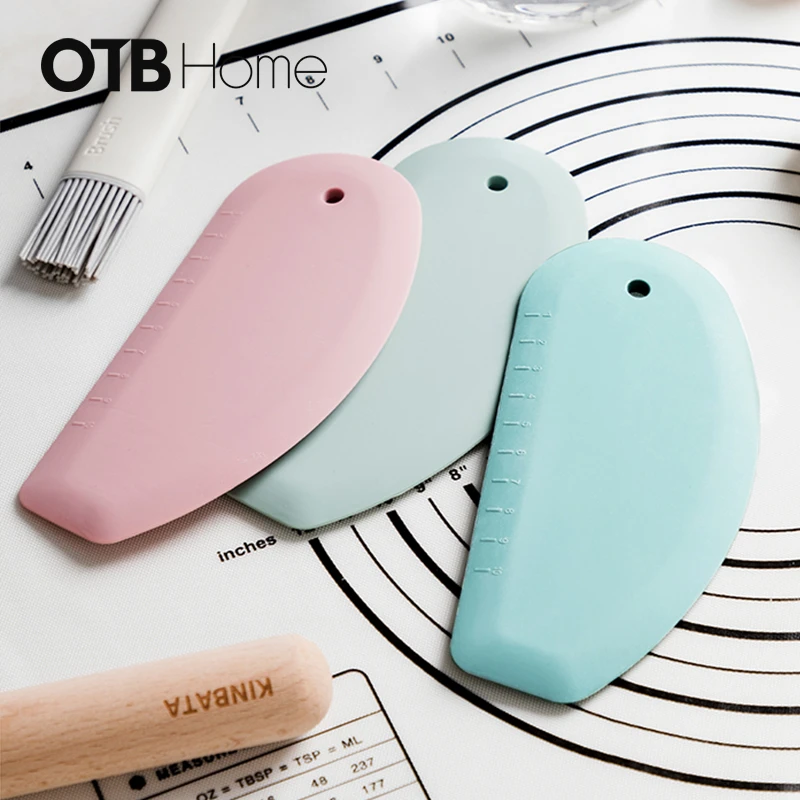 OTB硅胶切面专用刀厨房家用食品级烘焙工具刮刀刮板切面团带刻度