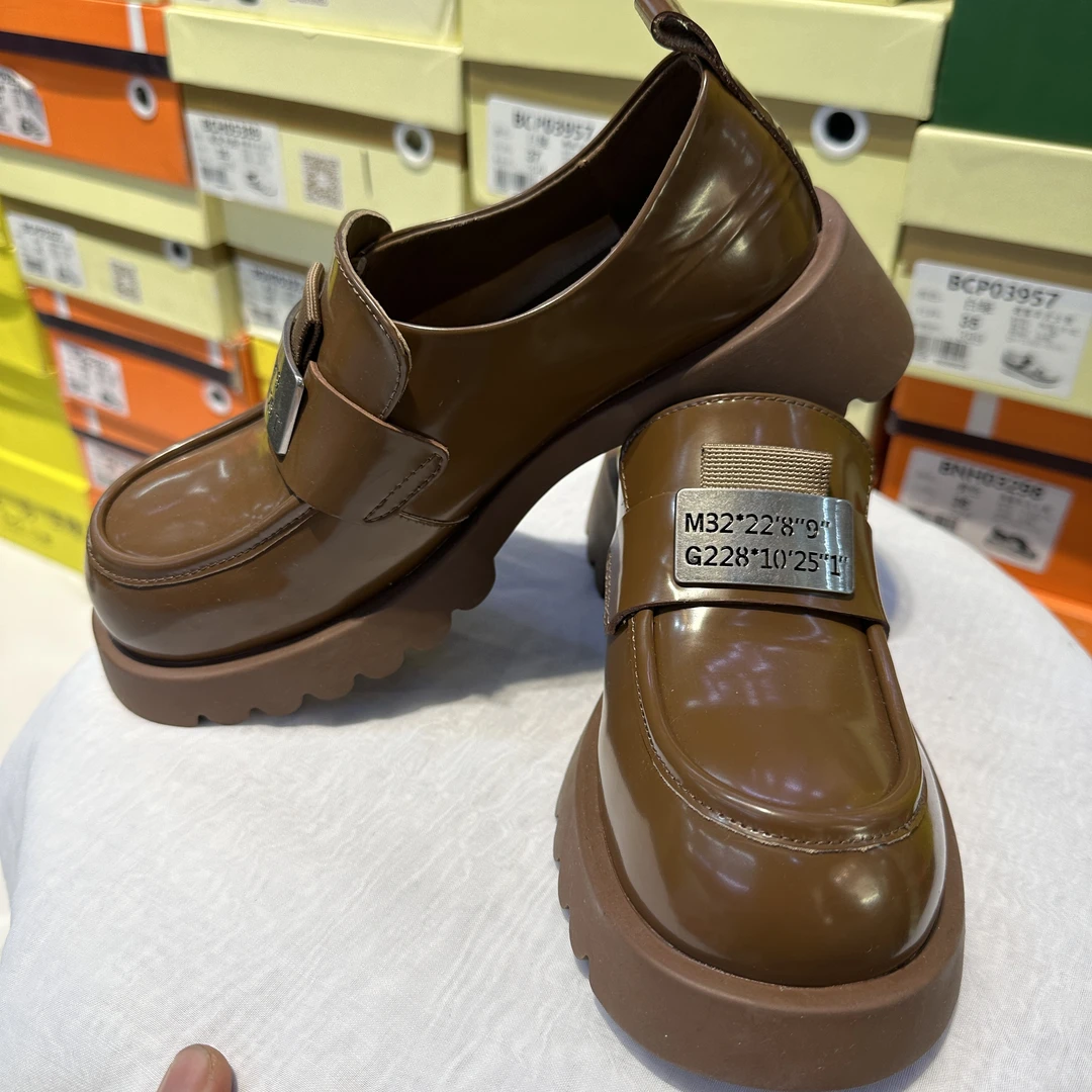 欧货擦色厚底头层牛皮鞋2024早春新款一脚蹬松糕女鞋潮