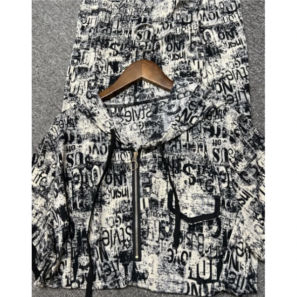 新中式2024新款中老年时尚妈妈装黑咖色字母连衣裙