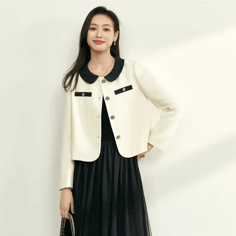 2024秋季气质时尚百搭奶白色法式小香风设计感外套