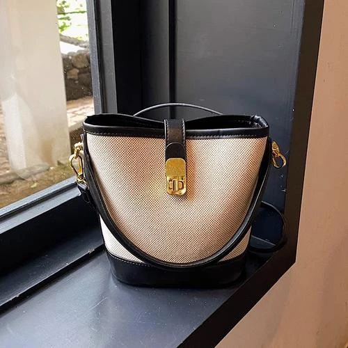 今年流行超火小众包包2024新款女包夏天洋气百搭斜挎包手提水桶包