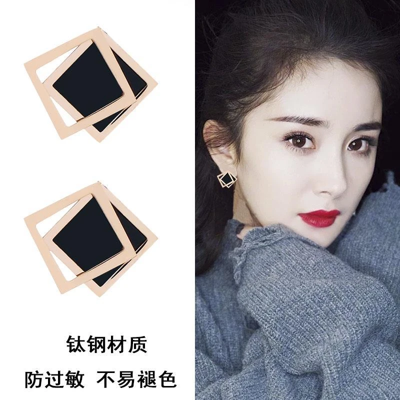 韩版玫瑰金钛钢菱形耳钉女百搭黑色几何三角耳环简约防耳饰品