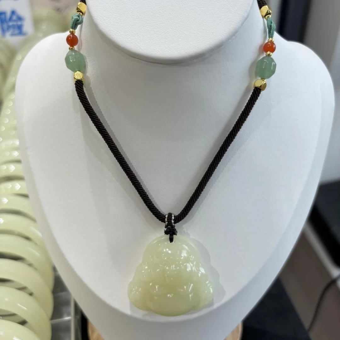 新疆和田大肚佛吊坠带绳