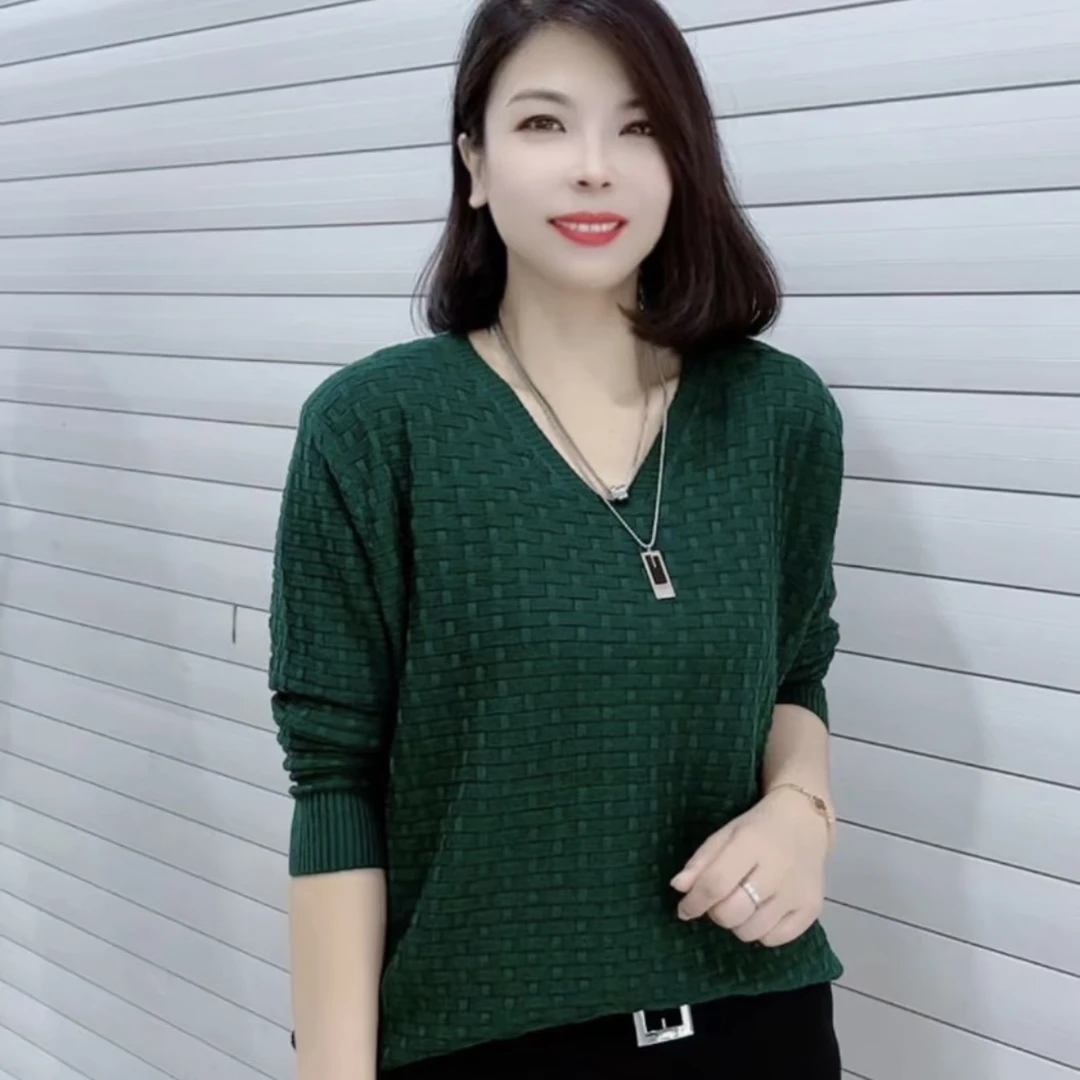 加肥加大V领毛衣女2023秋冬女装洋气百搭长袖针织衫纯色宽松毛衫