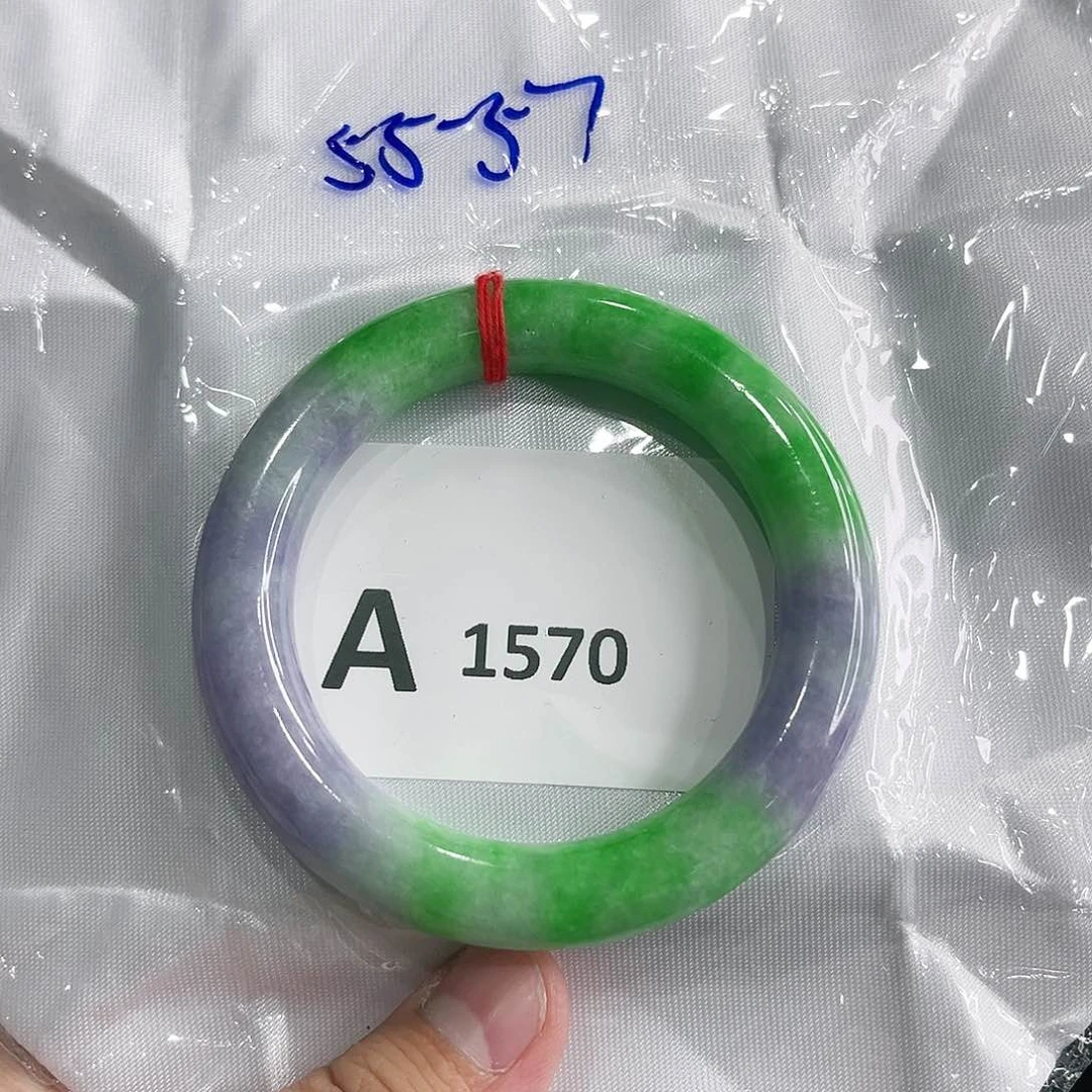 翡翠手镯未镶嵌手镯