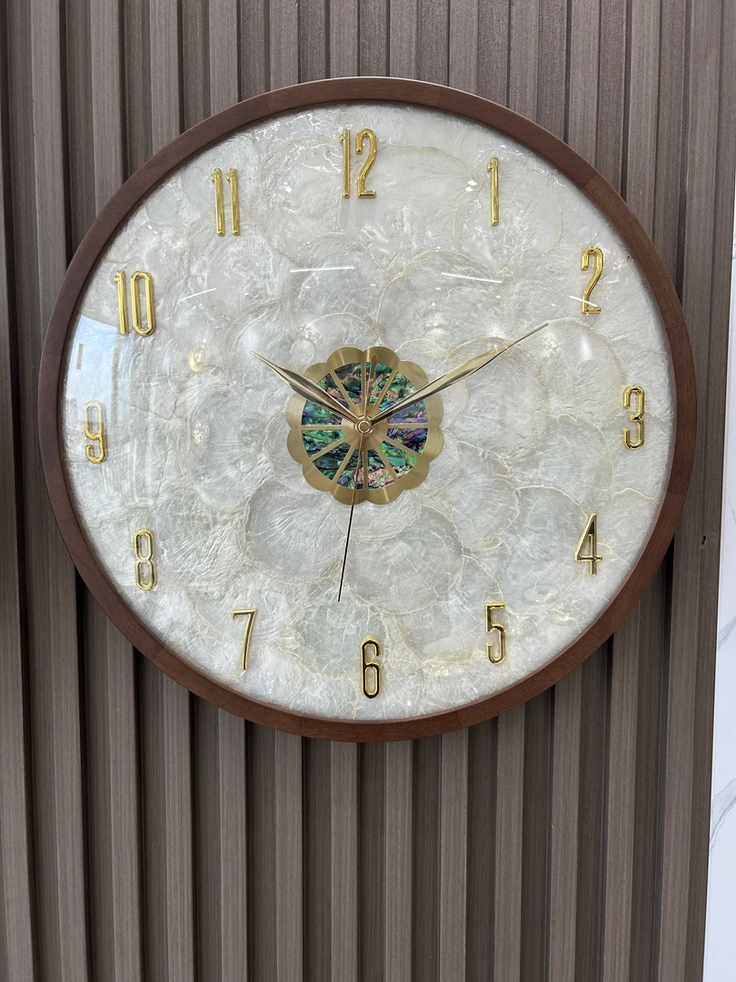 胡桃木贝壳挂钟创意时尚挂表家园石英钟