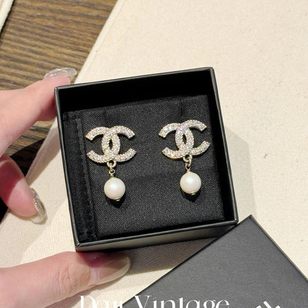 Chanel大双C幻彩珍珠耳钉5.8