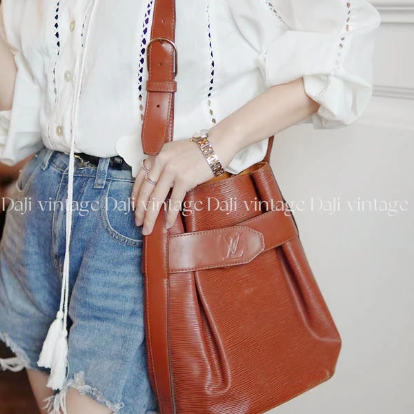 大吉中古/LV焦糖水波纹八角斜挎包