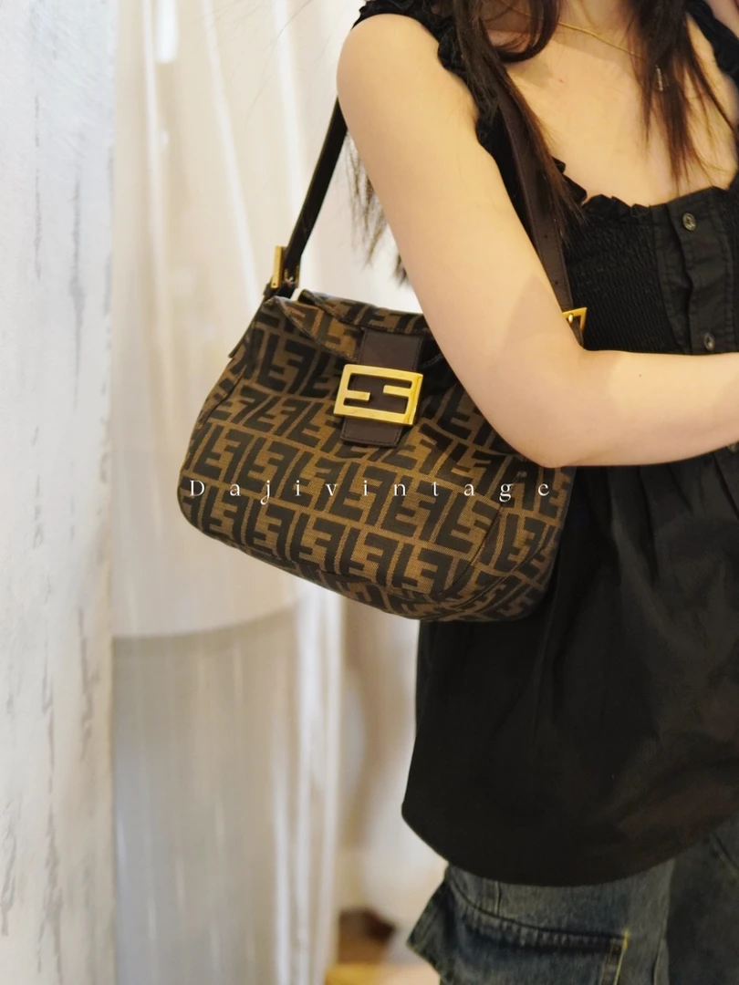 95新 FENDI/芬迪 大吉中古/Fendi芬迪金扣双盖胖丁单肩包