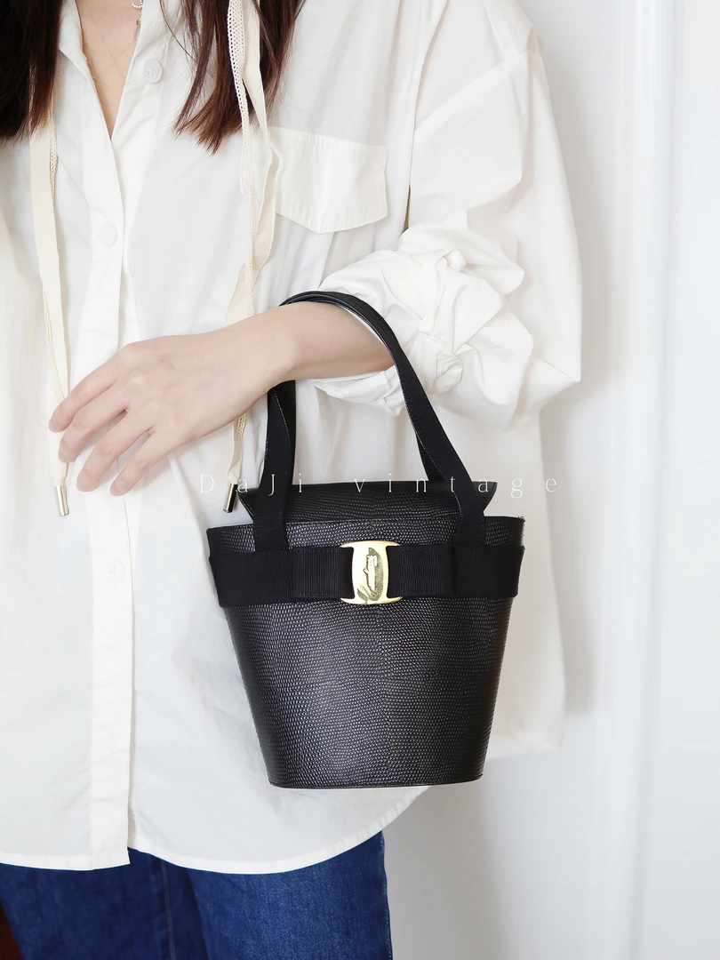 95新 FERRAGAMO/菲拉格慕 大吉中古/菲拉格慕压纹菜篮子手提包