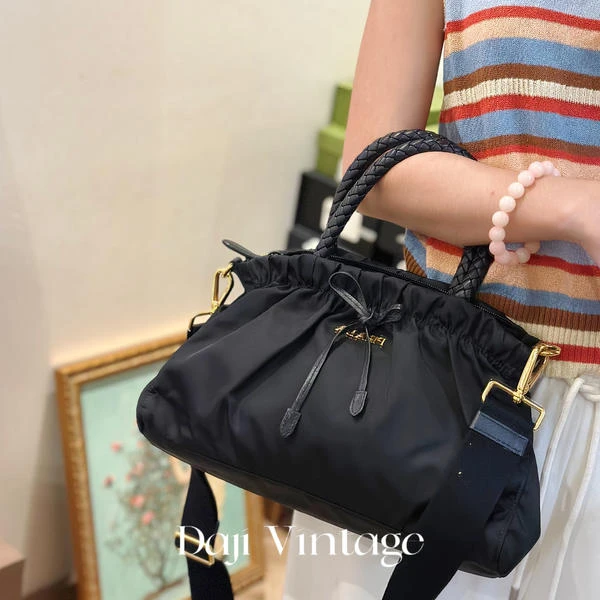 大吉中古/PRADA普拉达黑金饺子手提包