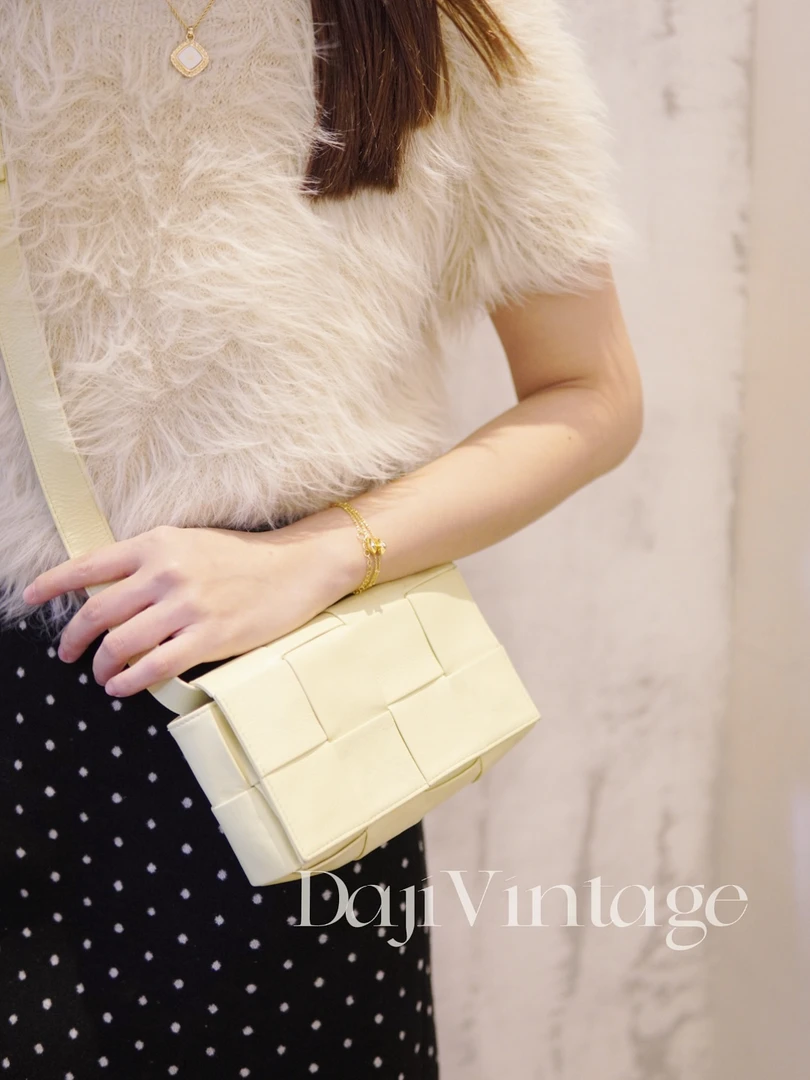 95新 BOTTEGA VENETA/葆蝶家 大吉中古/BV小鸡黄8格豆腐斜挎包