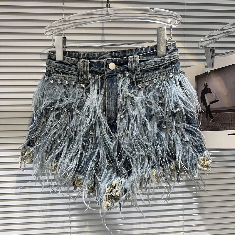 网红同款大眼睛家新款炸街辣妹水钻钉珠羽毛毛流苏三分牛仔短裤潮