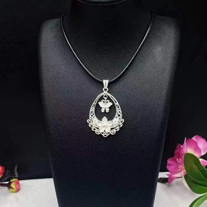 吊坠足银 足银圆形花丝蝶恋花吊坠-民族风时尚