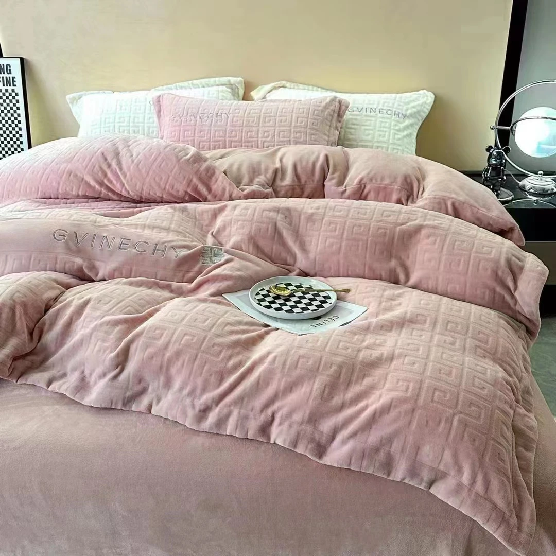 【超级红】粉色 雕花刺绣牛奶绒四件套