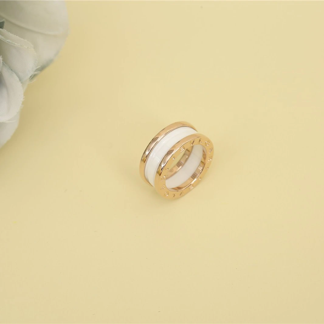 99新 BVLGARI/宝格丽 弹簧戒指 玫瑰金 白陶瓷P230320326