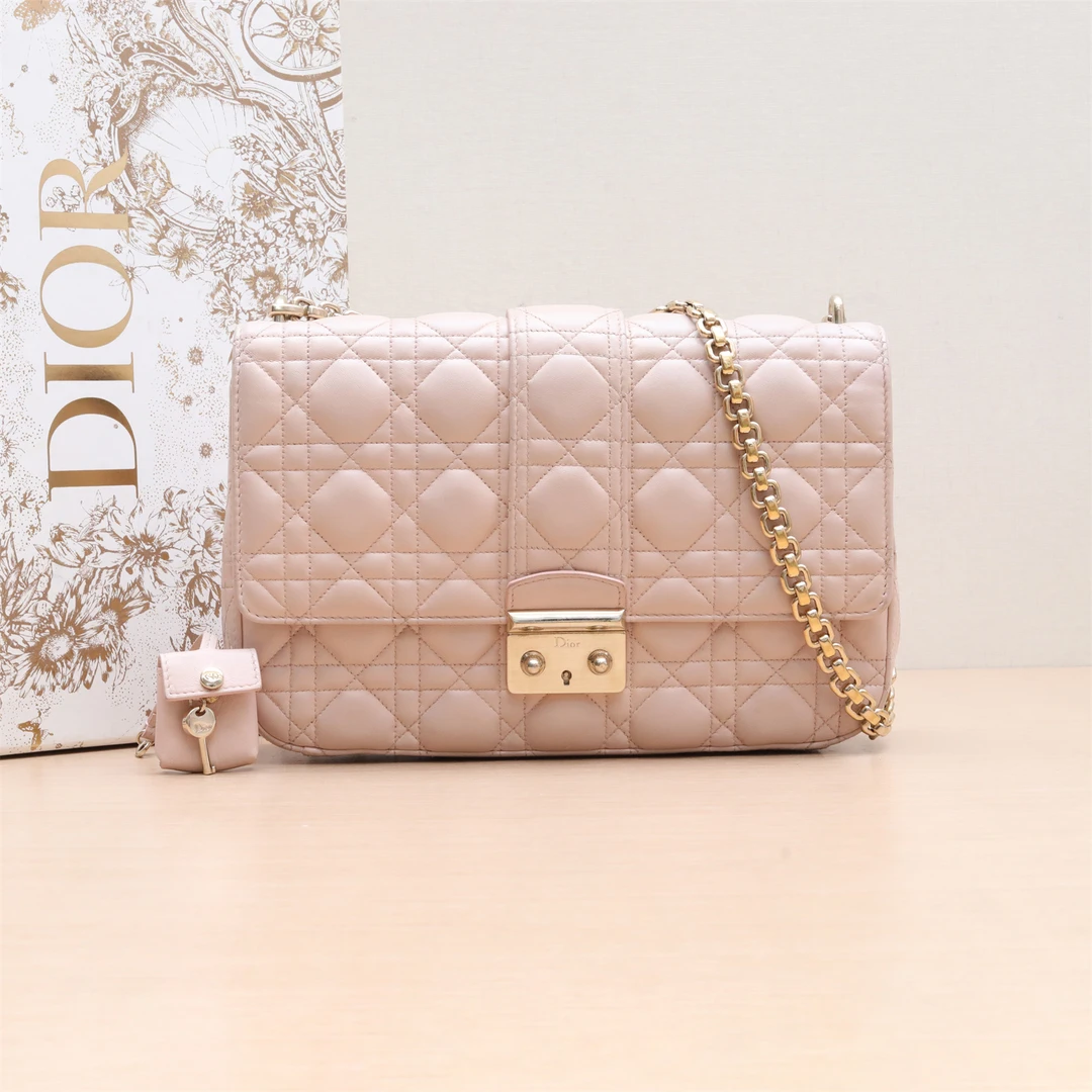 95新 DIOR/迪奥 链条口盖包 中号 26 裸色 皮革S藤格纹P234347645