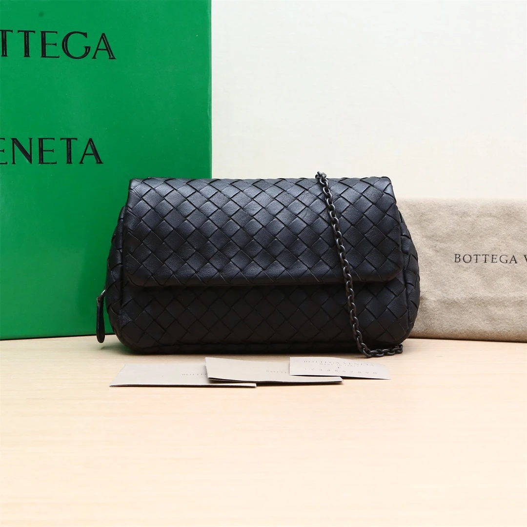 95新 BOTTEGA VENETA/葆蝶家 OLIMPIA MINI 包黑皮革C P234966677