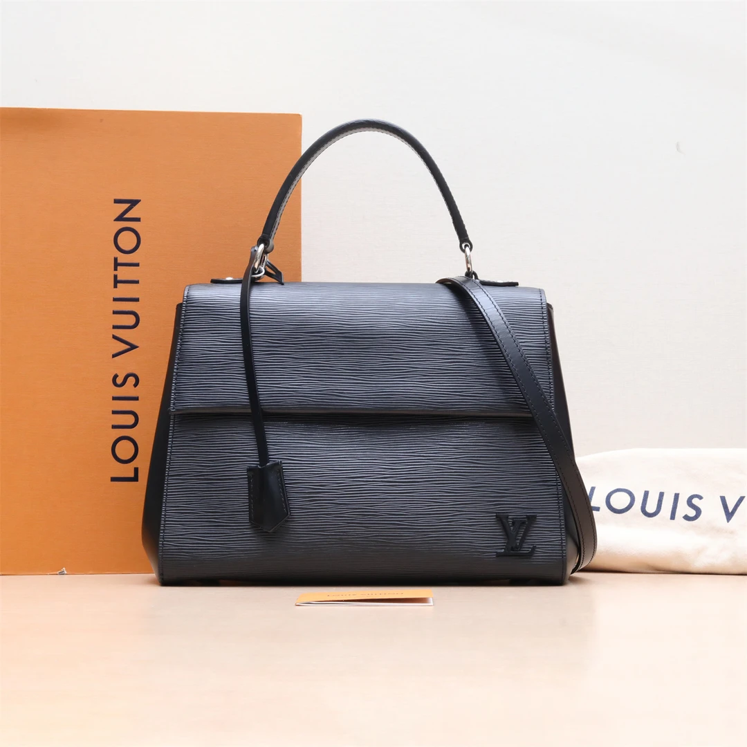 95新 LouisVuitton/路易威登 单肩包 中号 水波纹牛皮 P214872226