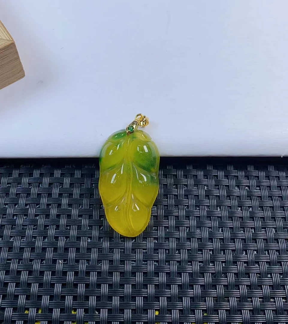 （聚宝严选）D066黄绿叶子吊坠镶嵌精致气质妈妈款时尚精美