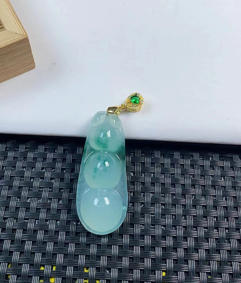 （聚宝严选）1063飘蓝四季豆大豆吊坠镶嵌精致气质妈妈款时尚精美