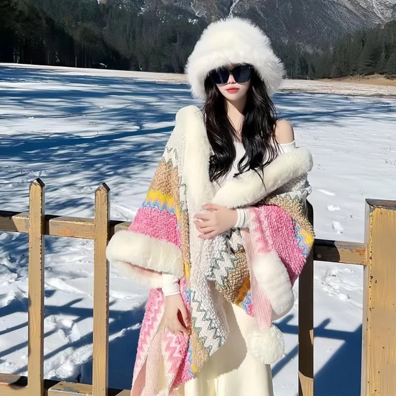 民族风披肩女围巾毛领云南新疆大理旅游穿搭加厚披风斗篷新款外搭