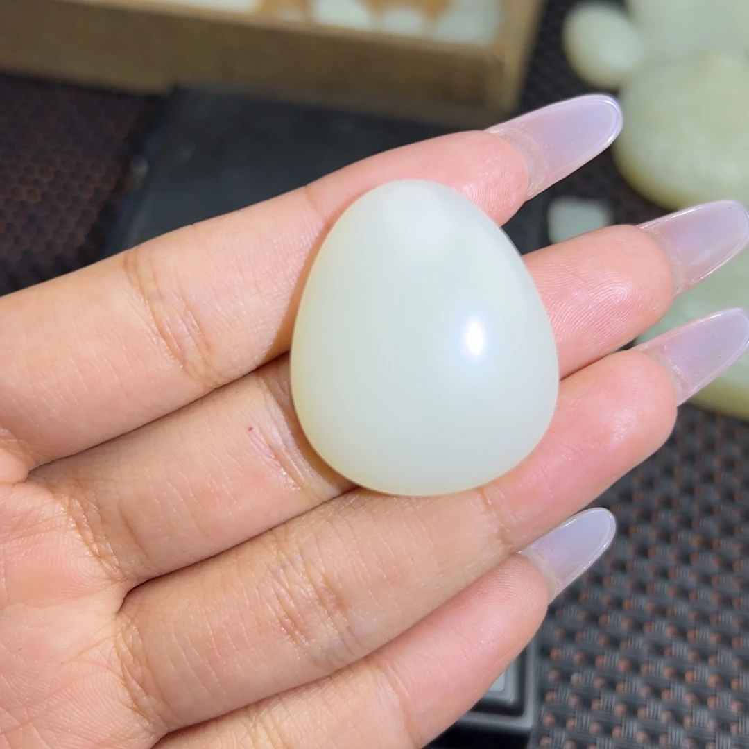 和田玉吊坠未镶嵌