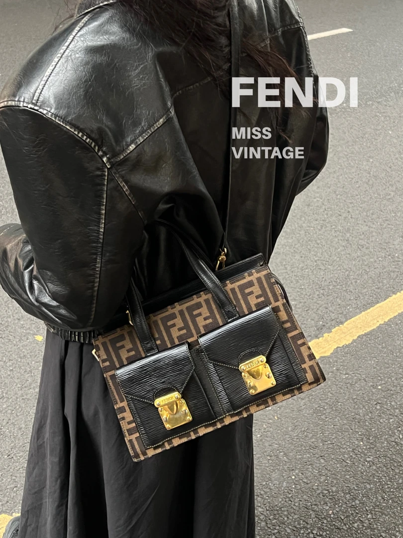 95新 FENDI/芬迪 觅时/金扣多子手提/112376