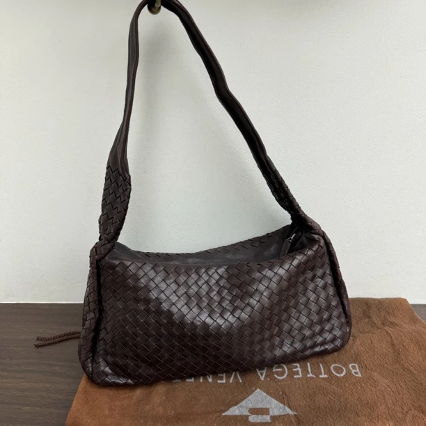 95新 BOTTEGA VENETA/葆蝶家 觅时/编织宽肩带单肩/113311
