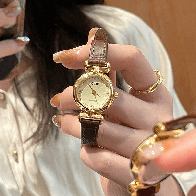 歌迪小表盘手表女款轻奢小众学生复古小巧棕色皮带表简约女士手表
