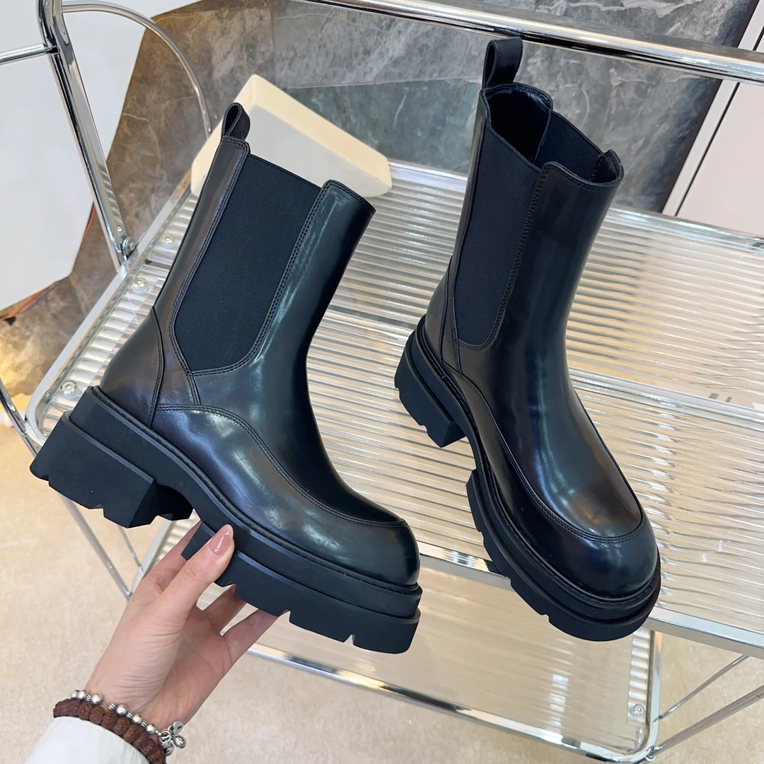 【严选】潮流百搭英伦风靴子时尚圆头高筒马丁靴秋冬烟管靴23X225