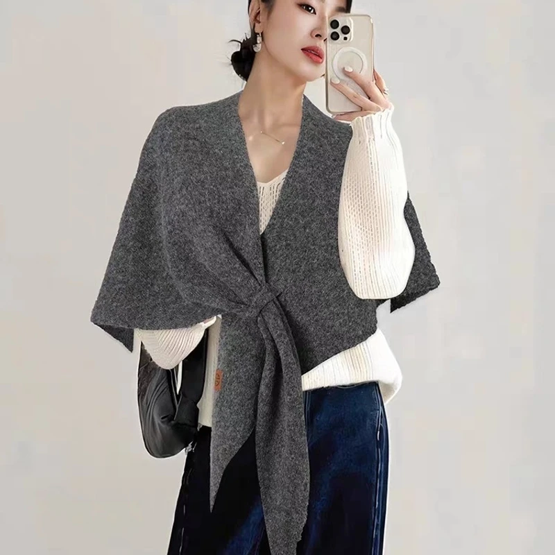 慵懒出街含羊毛三角围巾女秋冬护颈保暖围脖纯色大披肩空调房外搭