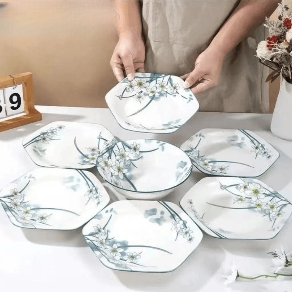 水仙花碗碟七件套家用创意高颜值简约陶瓷手绘日式釉下彩盘碟D710