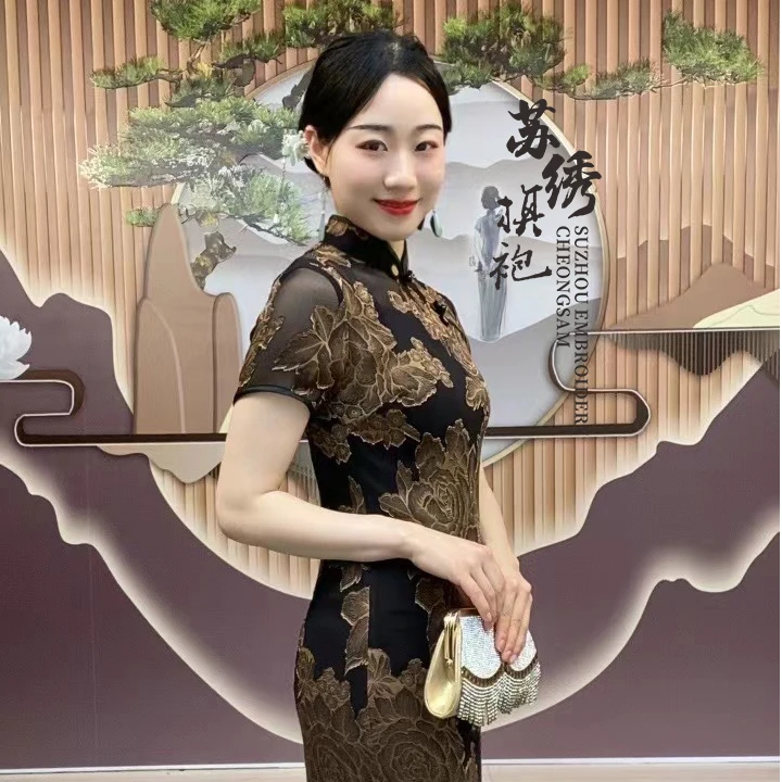 夏季新款2025律动金色吊带款优雅中国风长款旗袍日常修身高级感